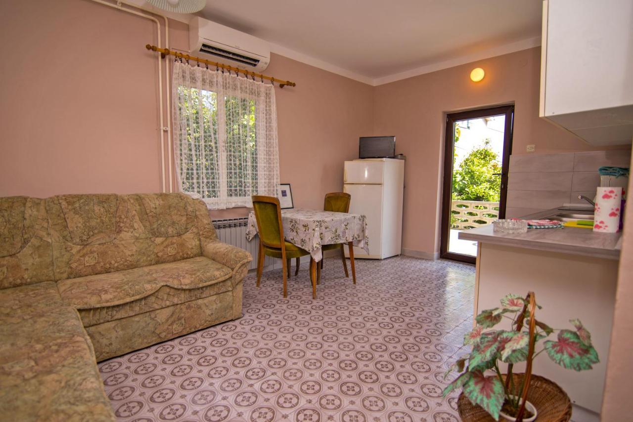 Ferienwohnung Nena Mali Lošinj Exterior foto