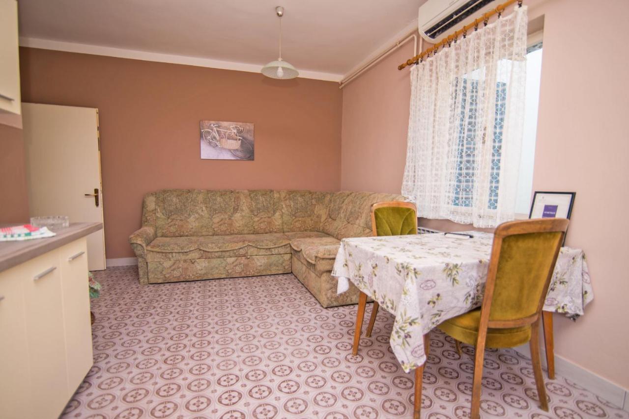 Ferienwohnung Nena Mali Lošinj Exterior foto