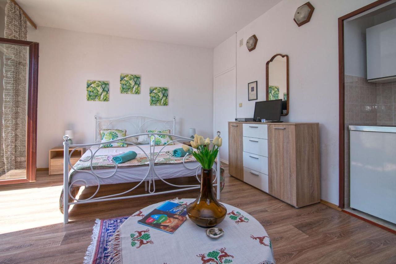 Ferienwohnung Nena Mali Lošinj Exterior foto