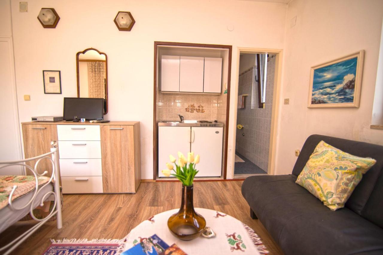 Ferienwohnung Nena Mali Lošinj Exterior foto